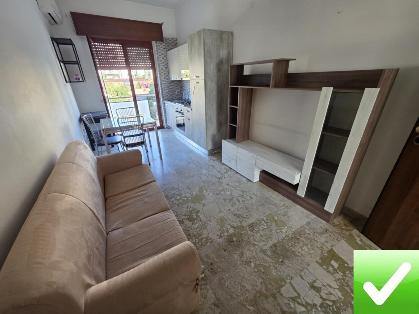 Appartamento Ristrutturato Arredato Archi 75 Mq
