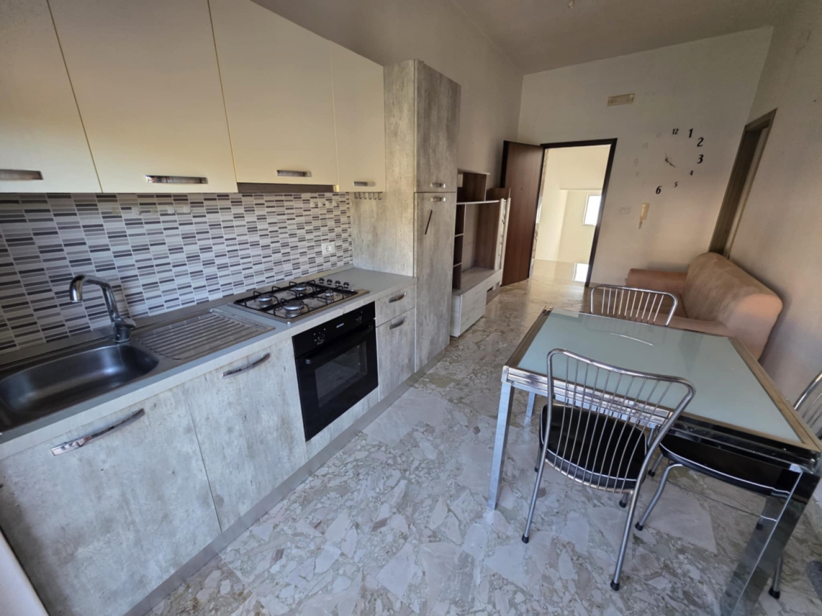 Appartamento Ristrutturato Arredato Archi 75 Mq