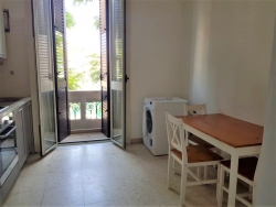 Appartamento Ristrutturato Arredato Centro Via De Nava 110 Mq