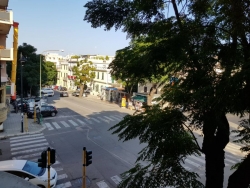 Appartamento Ristrutturato Arredato Centro Via De Nava 110 Mq