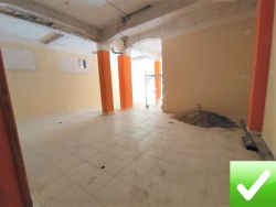 Locale Commerciale Categoria C1 Via Aschenez 150 Mq