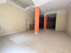 Locale Commerciale Categoria C1 Via Aschenez 150 Mq