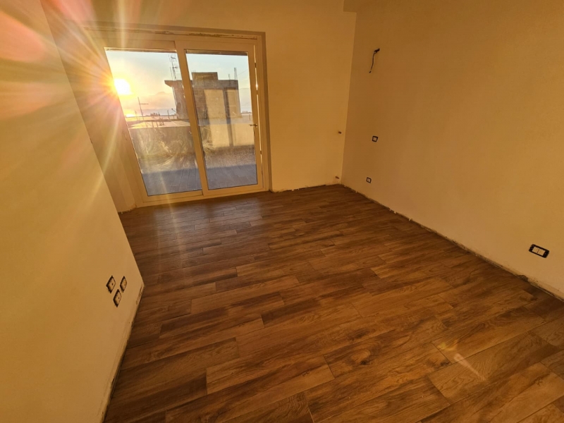 Attico Di Nuova Costruzione Con Ampio Terrazzo e Posto Auto Gallico 78 Mq