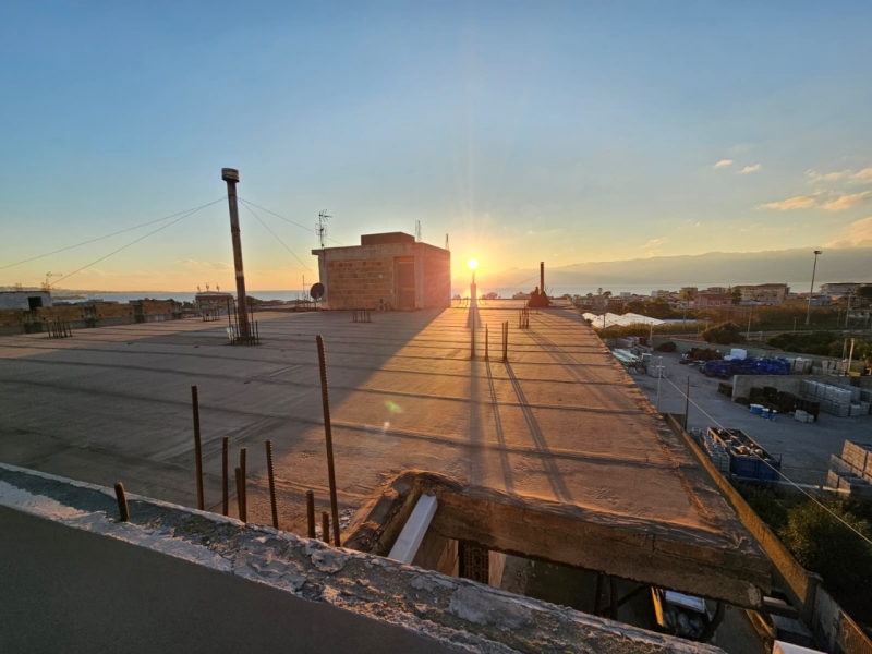 Attico Di Nuova Costruzione Con Ampio Terrazzo e Posto Auto Gallico 78 Mq