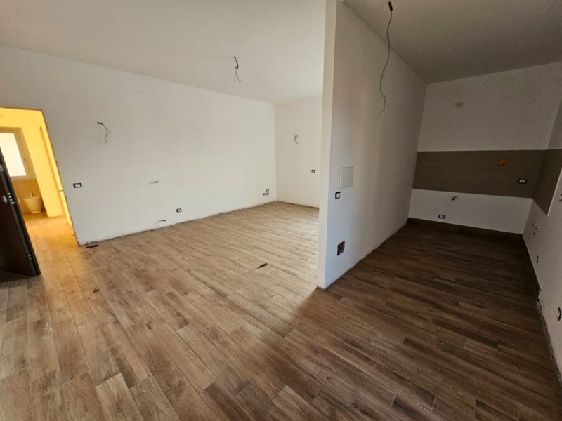 Attico Di Nuova Costruzione Con Ampio Terrazzo e Posto Auto Gallico 78 Mq