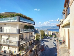 Appartamento Panoramico Arredato Ponte Calopinace 90 Mq