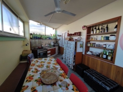 Appartamento In Villa Sul Mare Con Verande e Posto Auto San Gregorio 100 Mq