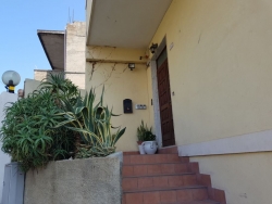 Appartamento + Lastrico Pressi Svincoli Cardinale Portanova 70 Mq