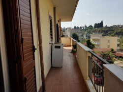 Appartamento + Lastrico Pressi Svincoli Cardinale Portanova 70 Mq