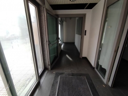 Locale Commerciale Nuovo Con 5 Vetrine Fronte Strada e Ampio Parcheggio Sbarre 400 Mq