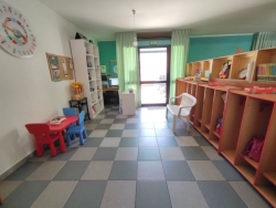 Locale Adibito Ad Asilo Con Pertinenza Esterna Rione Marconi 220 Mq