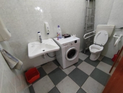 Locale Adibito Ad Asilo Con Pertinenza Esterna Rione Marconi 220 Mq