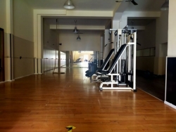 Locale Adibito a Palestra Con Vetrina Fronte Strada Parco Caserta 220 Mq