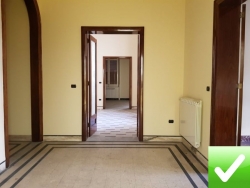 Ampissimo Appartamento Ideale Per Strutture, Scuole, Uffici, Villa San Giovanni 250 Mq