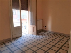 Ampissimo Appartamento Ideale Per Strutture, Scuole, Uffici, Villa San Giovanni 250 Mq