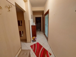  Semi Indipendente 90 Mq Ristrutturato Con Ampia Veranda 60 Mq e Posto Auto Sala di Mosorrofa 