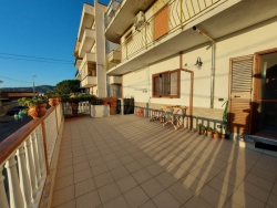  Semi Indipendente 90 Mq Ristrutturato Con Ampia Veranda 60 Mq e Posto Auto Sala di Mosorrofa 