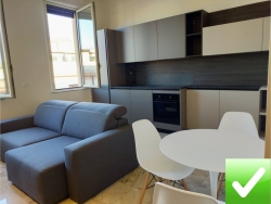 Appartamento Di Pregio Ristrutturato Arredato Pressi Piazza De Nava 80 Mq
