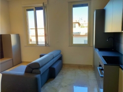 Appartamento Di Pregio Ristrutturato Arredato Pressi Piazza De Nava 80 Mq