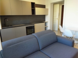 Appartamento Di Pregio Ristrutturato Arredato Pressi Piazza De Nava 80 Mq