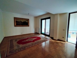 Appartamento Ristrutturato Viale Aldo Moro 160 Mq