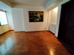 Appartamento Ristrutturato Viale Aldo Moro 160 Mq
