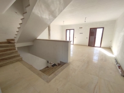 Villa A Schiera Panoramica Di Nuova Costruzione Con Verande e Giardino San Cristoforo 310 Mq