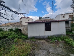 Casa Da Ristrutturare 100 Mq Con Rudere di 50 Mq e Terreno Categoria D 2500 Mq Mortara 