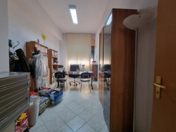 Studio A10 Ristrutturato Sbarre Centrali 130 Mq