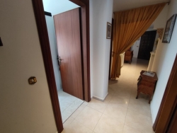 Appartamento Ampio Ben Rifinito Con Veranda San Gregorio 140 Mq