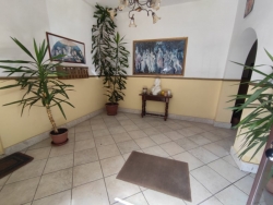 Appartamento Ampio Ben Rifinito Con Veranda San Gregorio 140 Mq