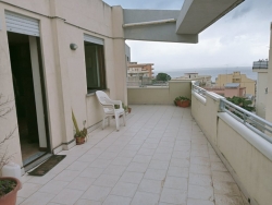 Attico Prestigioso Arredato Con Terrazzo Panoramico Via Cappuccinelli 90 Mq