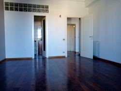 Appartamento Centro Via Emilio Cuzzocrea 100 Mq