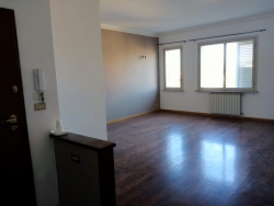 Appartamento Centro Via Emilio Cuzzocrea 100 Mq