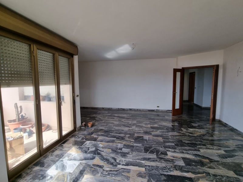 Appartamento Luminoso Panoramico Con Posti Auto e Cantina Ciccarello 137 Mq