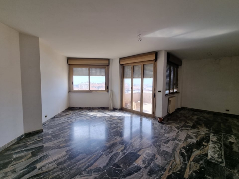 Appartamento Luminoso Panoramico Con Posti Auto e Cantina Ciccarello 137 Mq