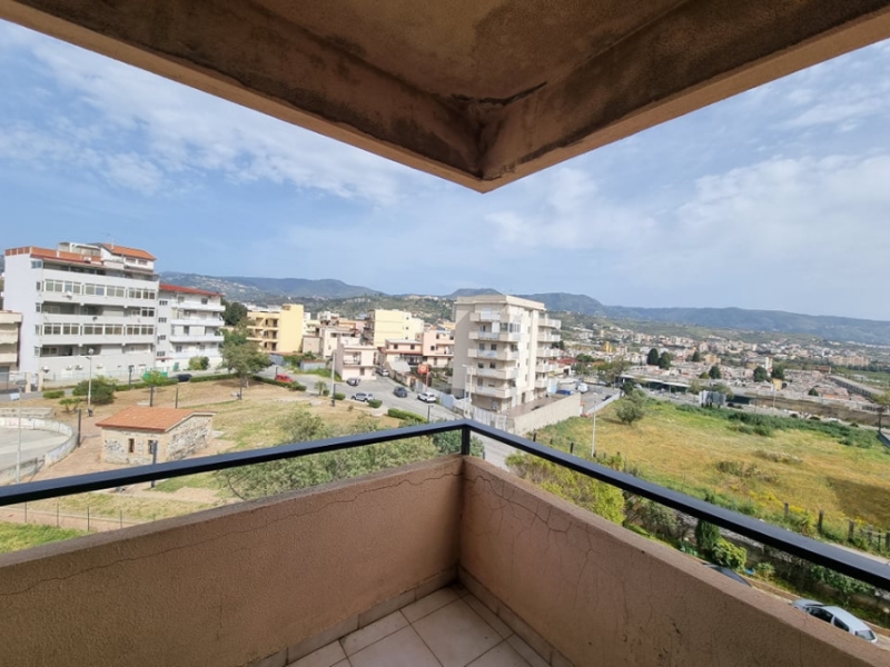 Appartamento Luminoso Panoramico Con Posti Auto e Cantina Ciccarello 137 Mq