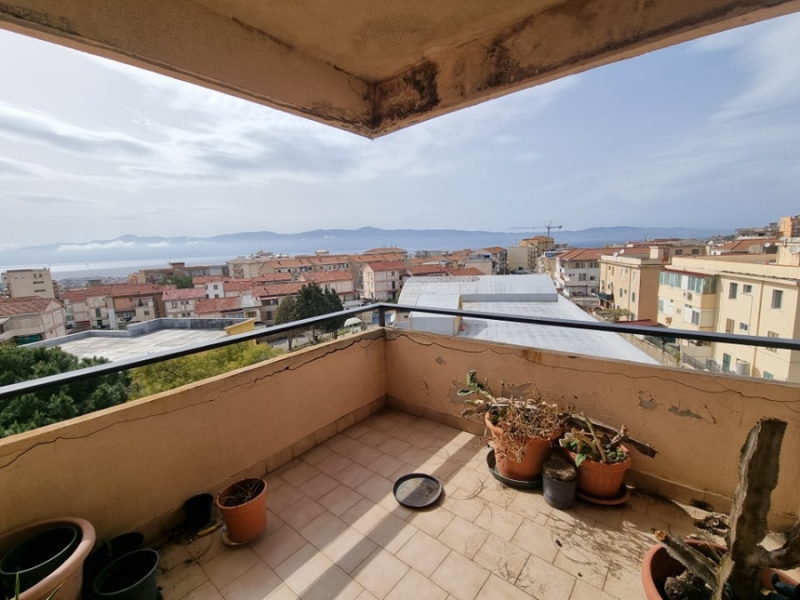 Appartamento Luminoso Panoramico Con Posti Auto e Cantina Ciccarello 137 Mq