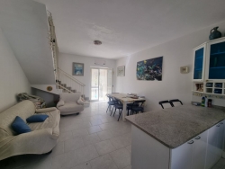 Villetta Semi Indipendente Su Due Livelli Arredata Con Veranda Condofuri Marina 90 Mq 