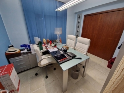 Prestigioso Appartamento Con Posto Auto via Calveri 140 Mq