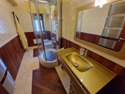 Prestigioso Appartamento Con Posto Auto via Calveri 140 Mq
