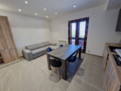 Appartamento Ristrutturato Arredato Via Petrara 55 Mq