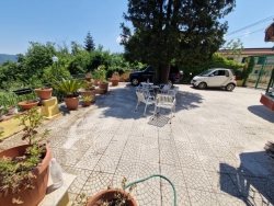 Villetta A Schiera Su Due Livelli 130 Mq + Corte 150 Mq e Giardini 400 Mq Ortì