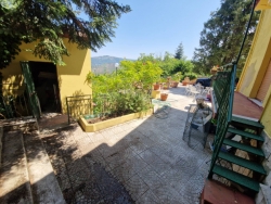 Villetta A Schiera Su Due Livelli 130 Mq + Corte 150 Mq e Giardini 400 Mq Ortì