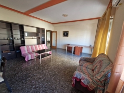 Ampio Appartamento Con Cantina Viale Calabria 160 Mq