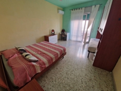 Ampio Appartamento Con Cantina Viale Calabria 160 Mq