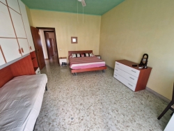 Ampio Appartamento Con Cantina Viale Calabria 160 Mq