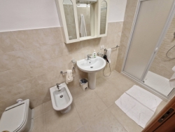 Appartamento Arredato Uso Transitorio Viale Calabria 