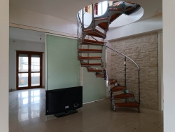Duplex Prestigioso + Terrazzo + Garage + Posti Auto Sbarre Centrali 180 Mq