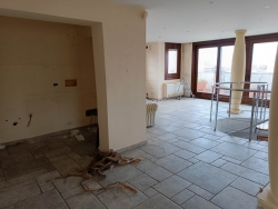 Duplex Prestigioso + Terrazzo + Garage + Posti Auto Sbarre Centrali 180 Mq